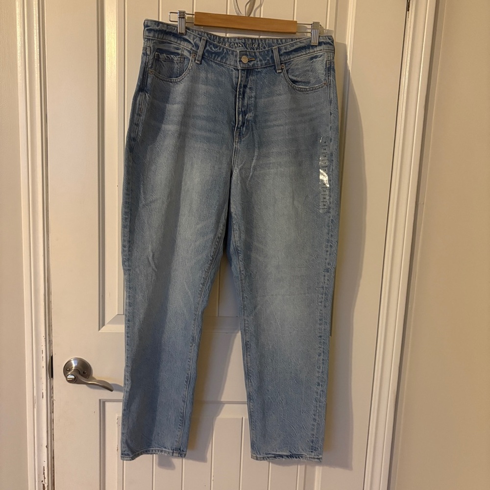 American Eagle Outfitters Light Wash Women's Mom jeans